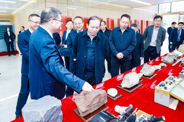 公司高质量发展大会圆满召开